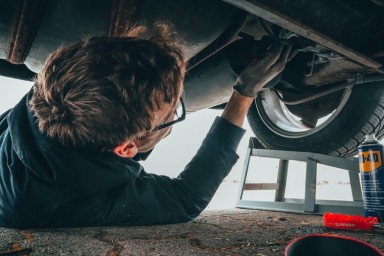 How to Make a Career Change With a Car Repair Franchise
