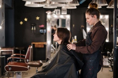 How to Make a Career Change With a Beauty Salon Franchise