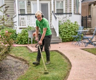 How to start a landscaping business in the UK?